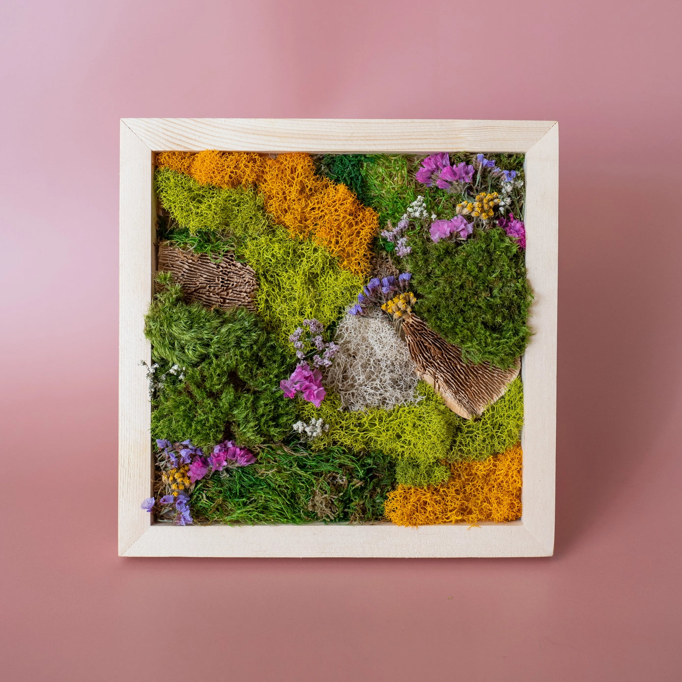 Dried Floral Moss Wall Workshop on May 30th