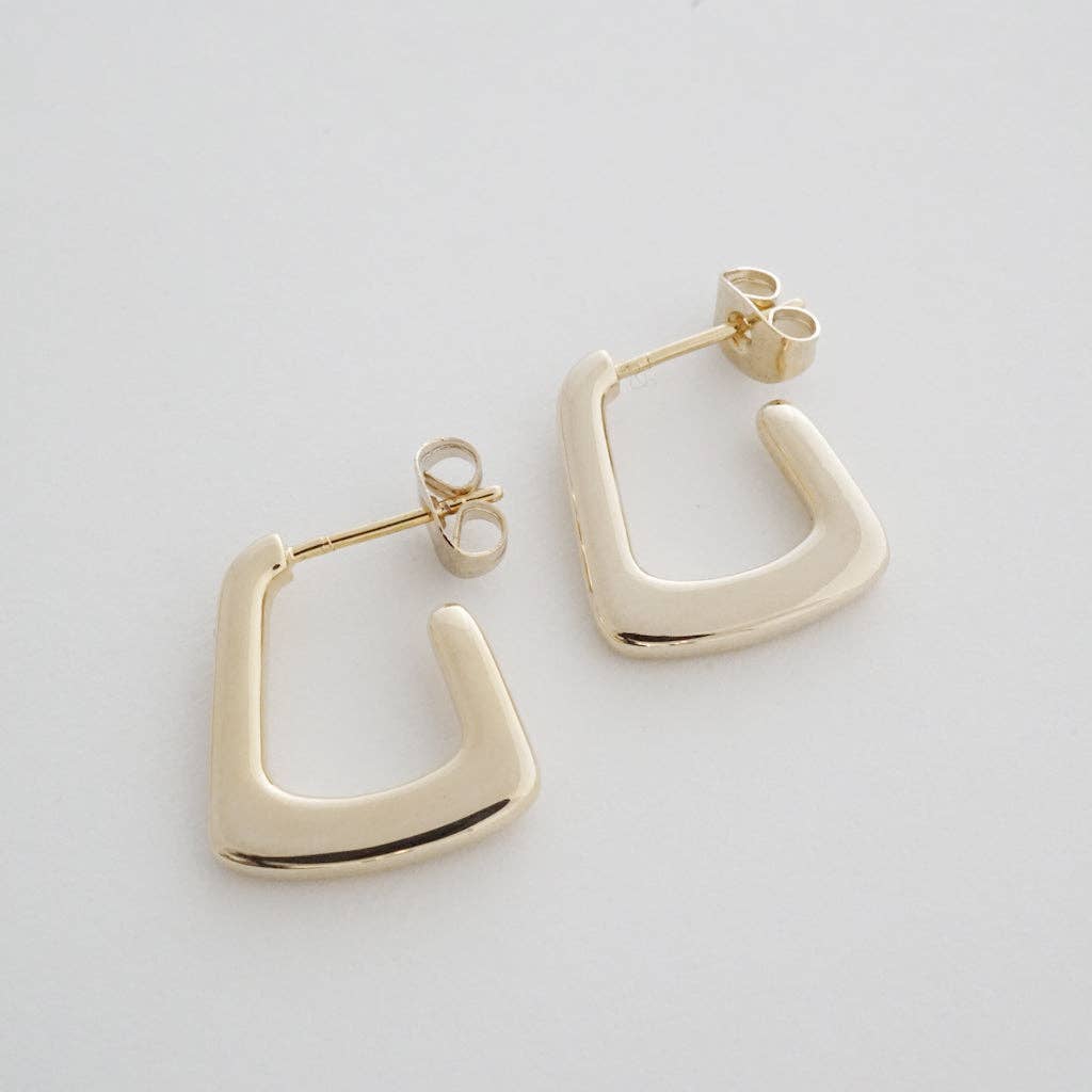 Demi Hoops
