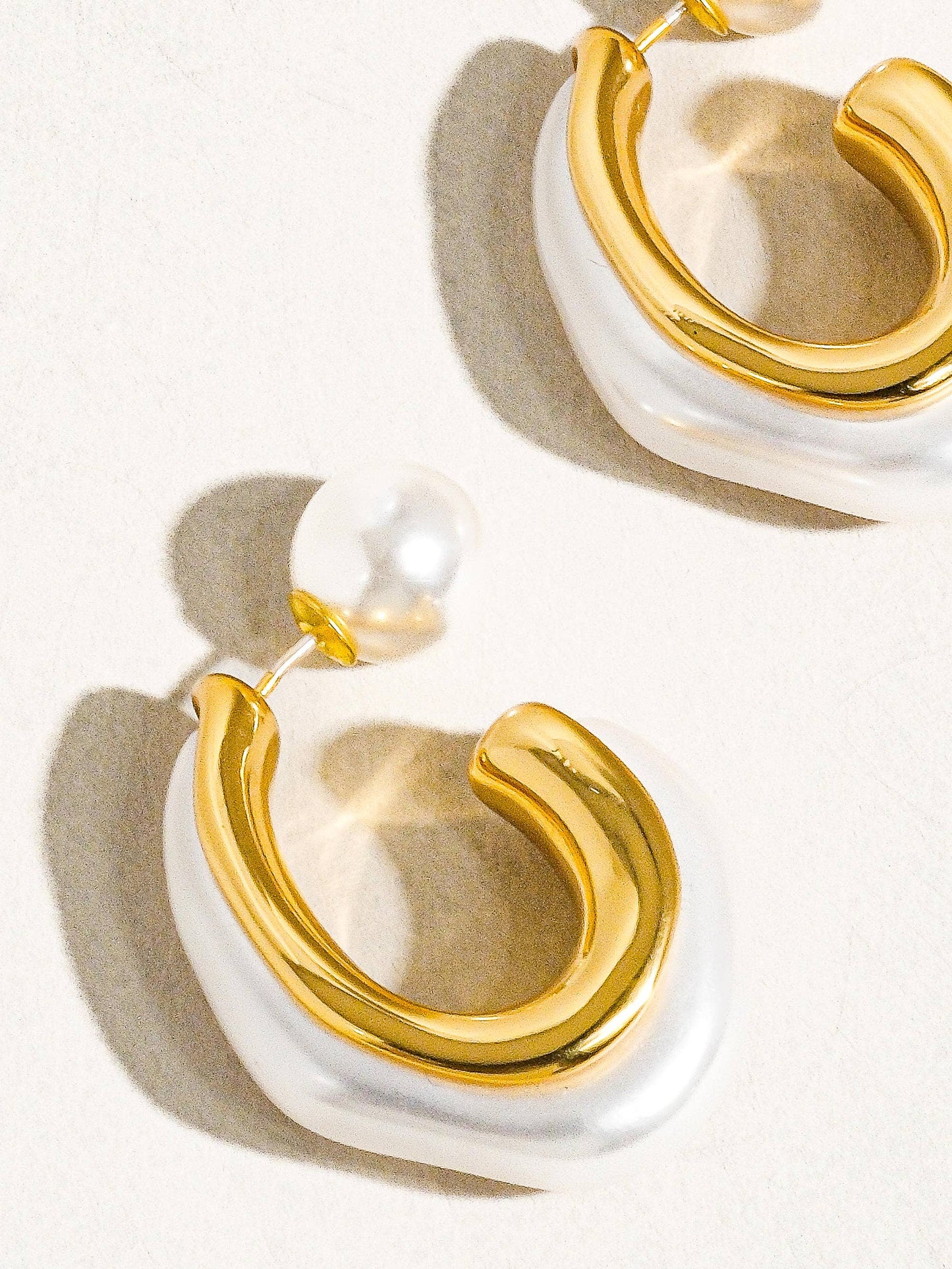 Kinsley Pearl Hoop Earring