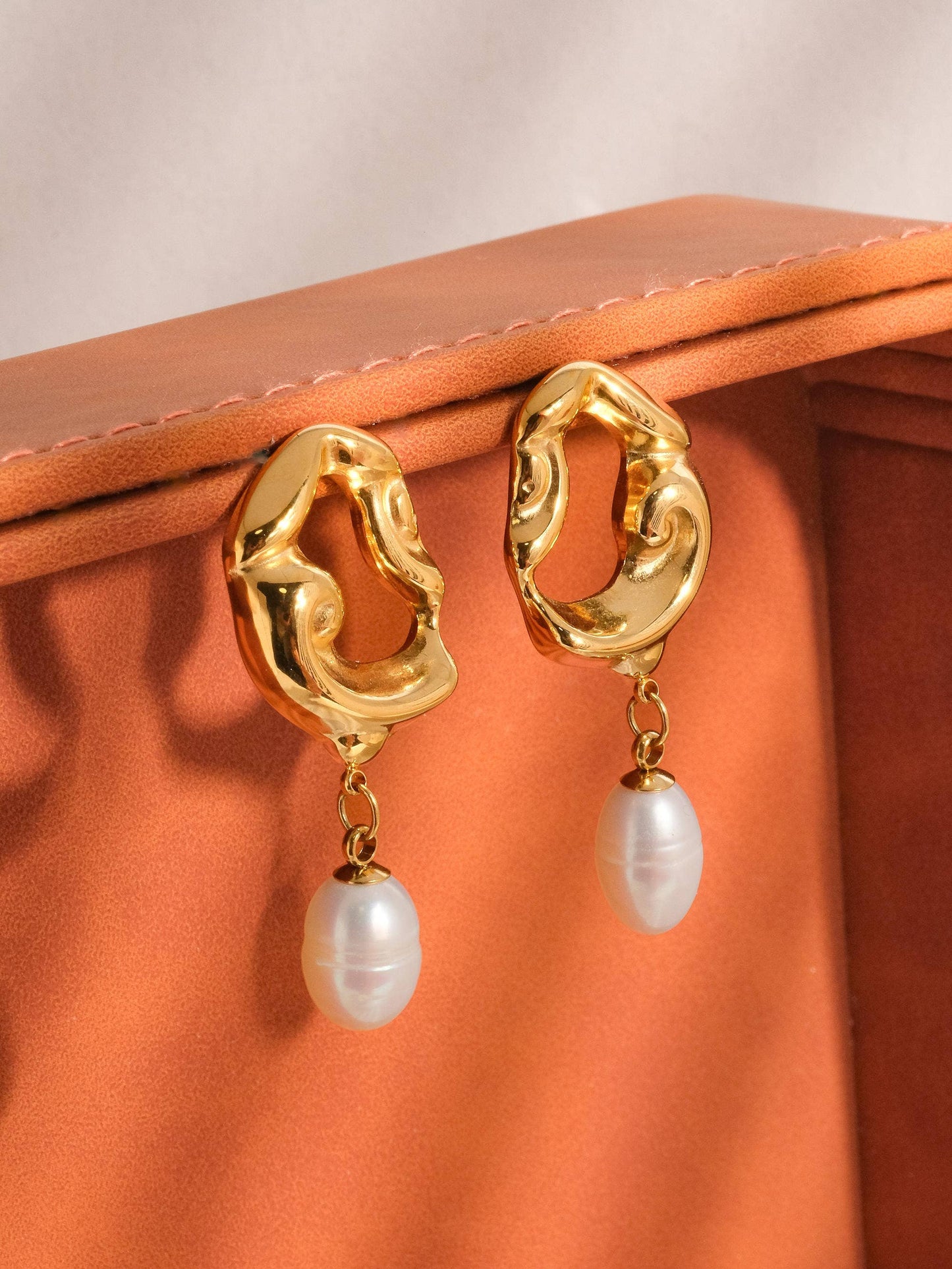 Nerissa Abstract Pearl Earring