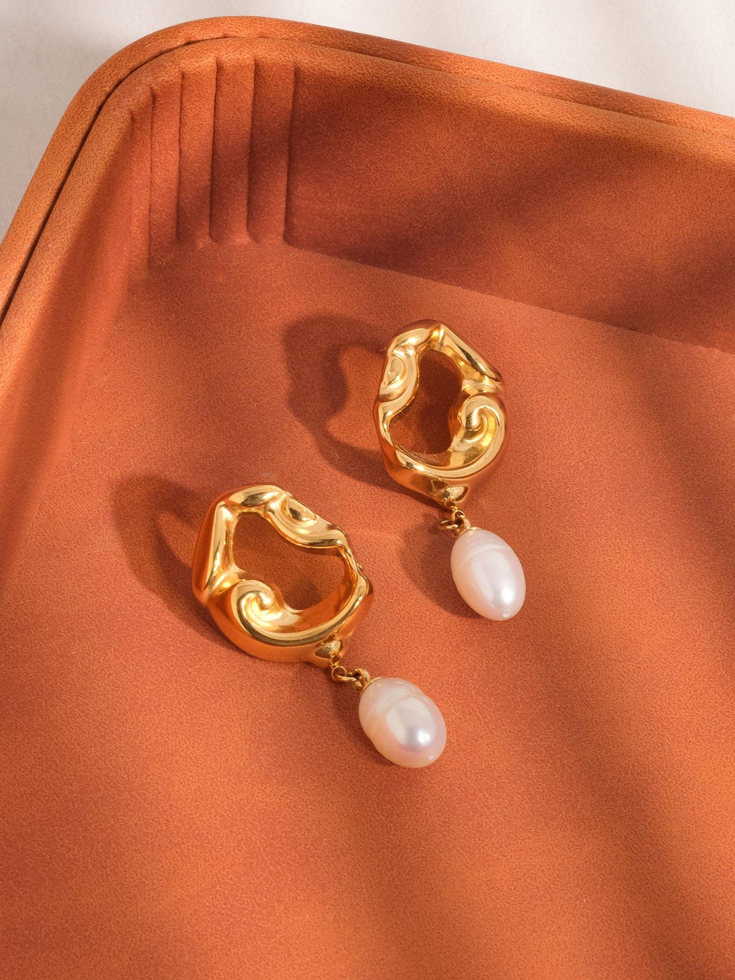 Nerissa Abstract Pearl Earring