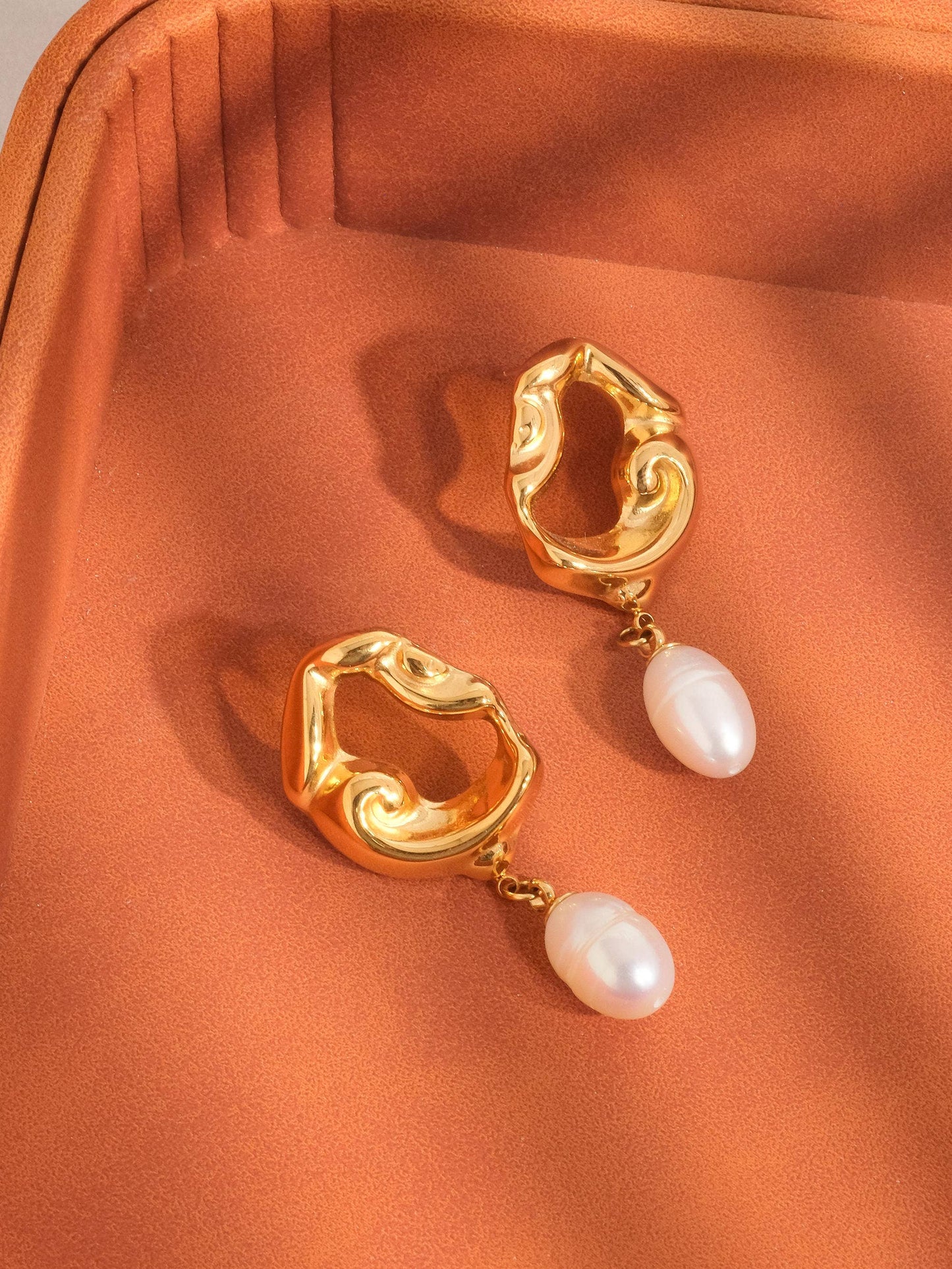 Nerissa Abstract Pearl Earring