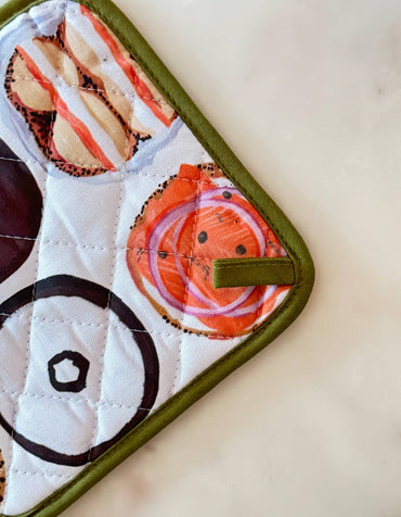 Bagel Cotton Oven Mitt + Pot Holder Set