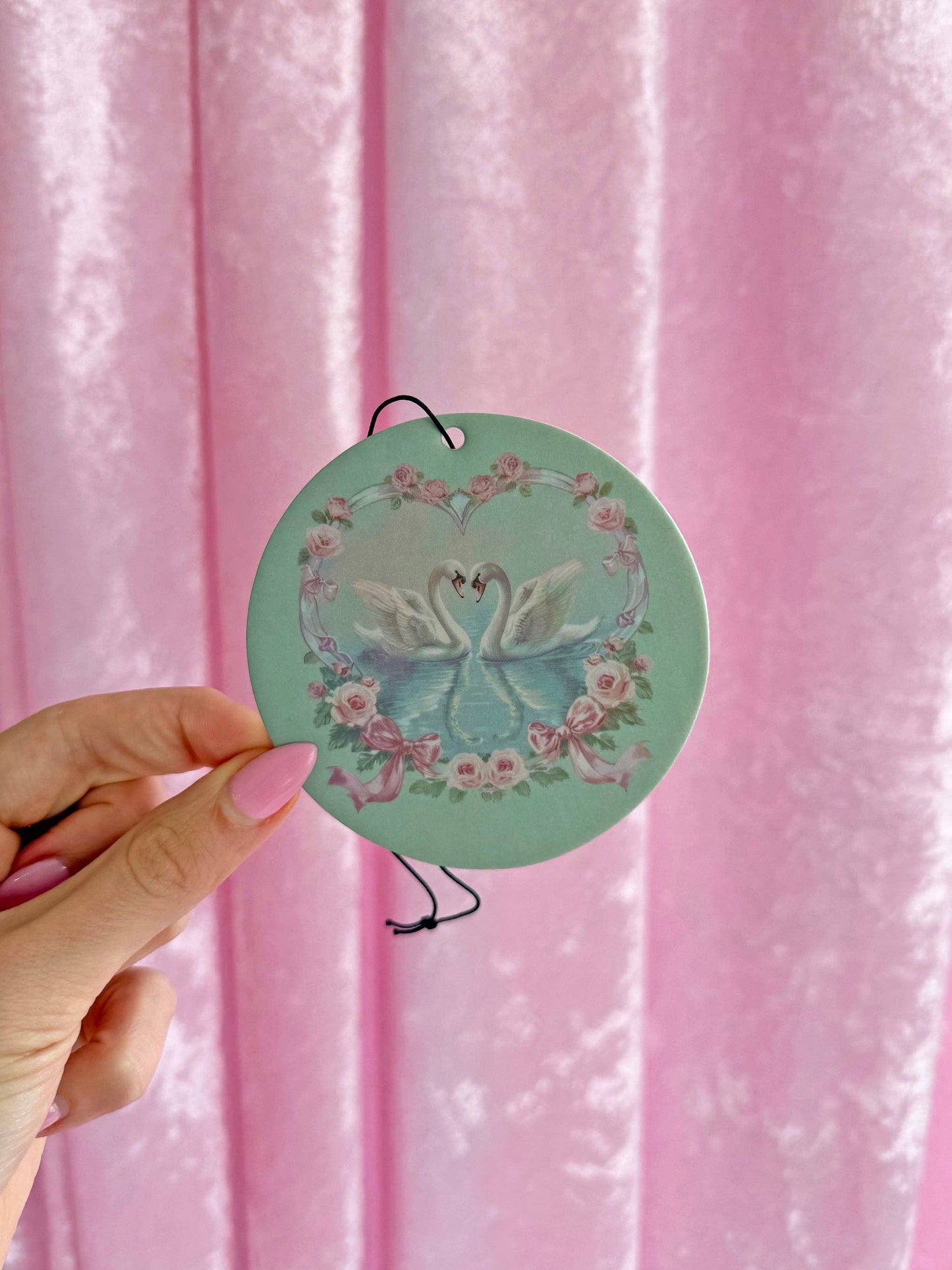 Vanilla-scented swan air freshener gift