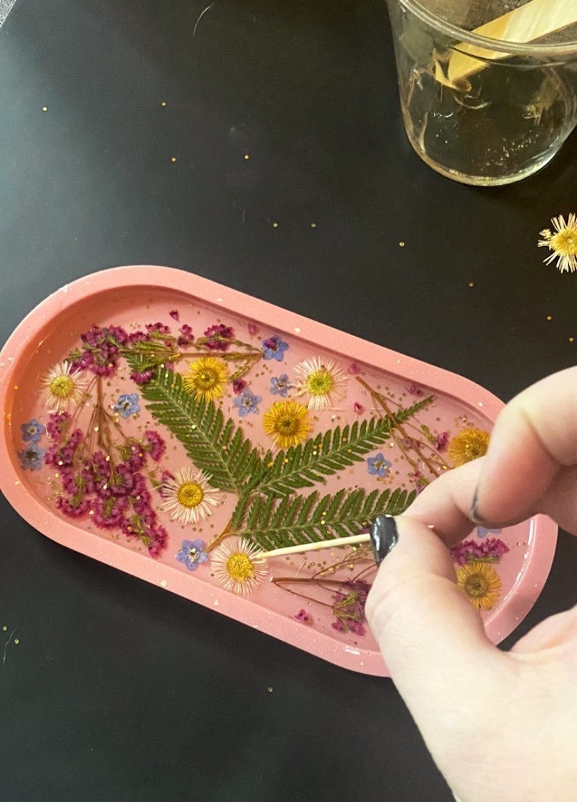 Dried Floral Botanical Resin Tray Workshop on May 23rd