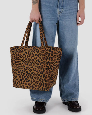 Lightweight leopard Cloud Bag with zip closure and pouch