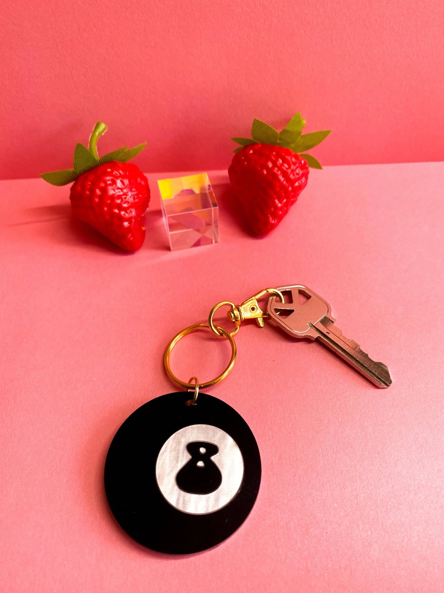 Retro 8 Ball keychain for bags or keys – acrylic with gold hardware