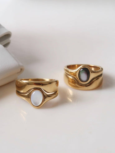 Alouette 18K Gold White Stone Wave Ring