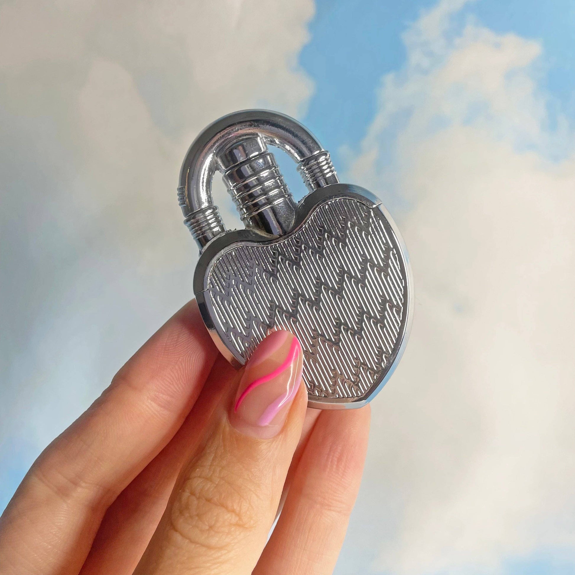 Stylish silver novelty lighter for gifting