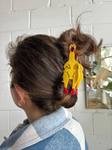 Campy chicken claw clip with 5-inch height and sparkling collar – novelty hair accessory for boutique gift shops