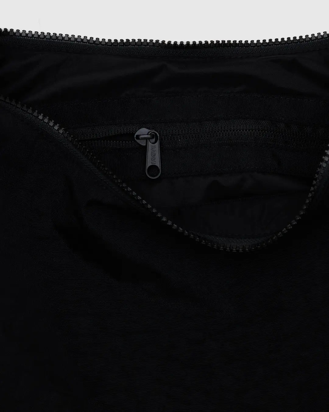 Medium Nylon Crescent Bag Black Baggu